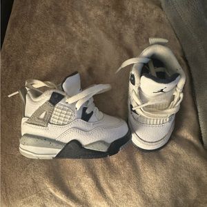 Sz 4c toddler sneaker